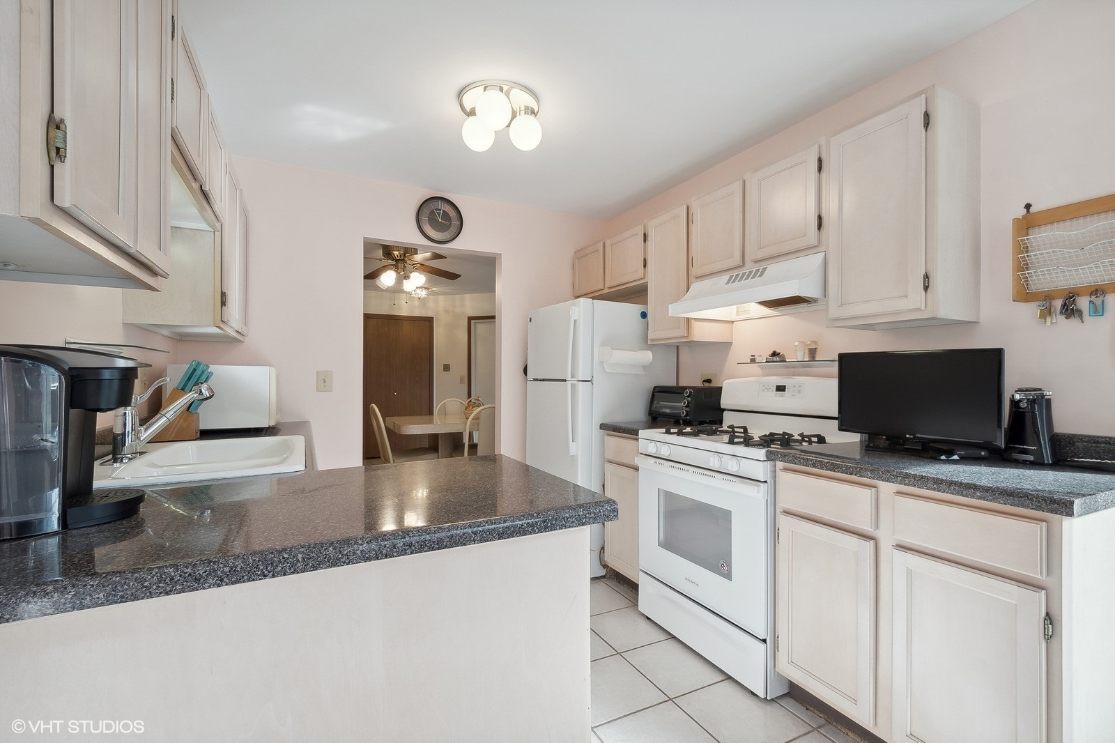 1603 W Hawkes Street Unit: 1