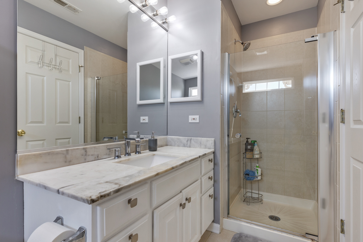 335 Thornwood Way Unit: D