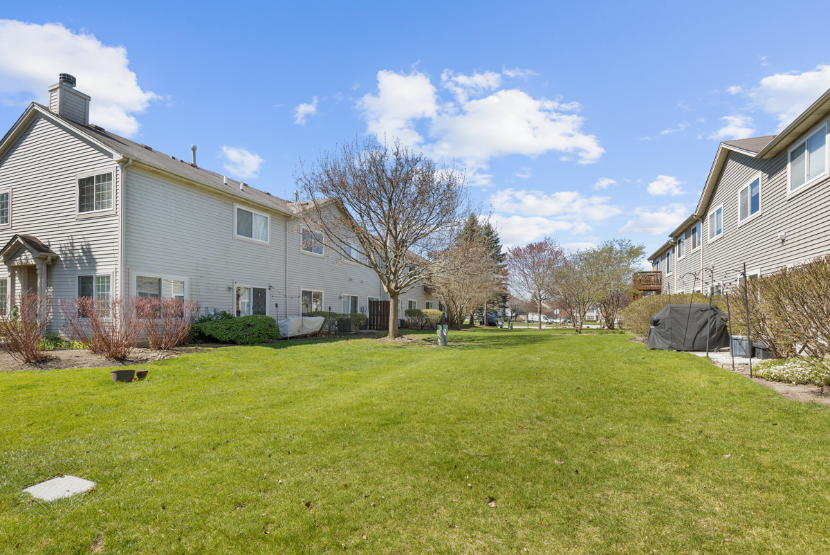 335 Thornwood Way Unit: D