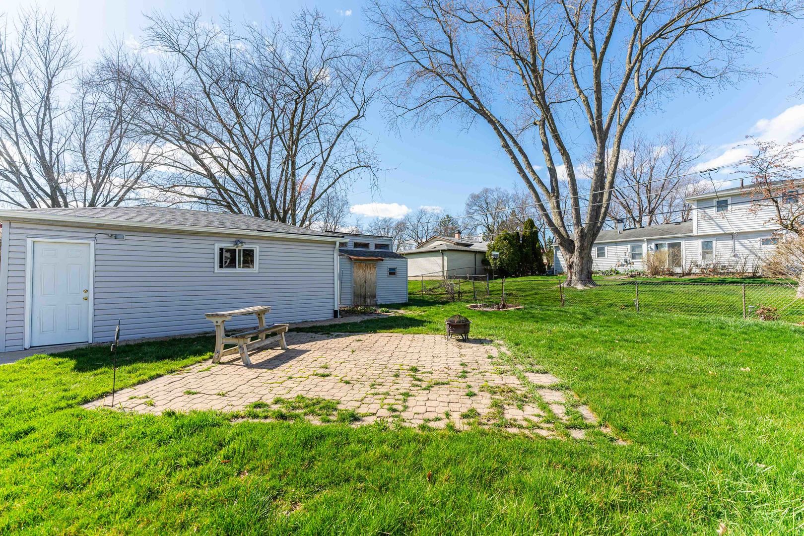 1624 Poplar Avenue