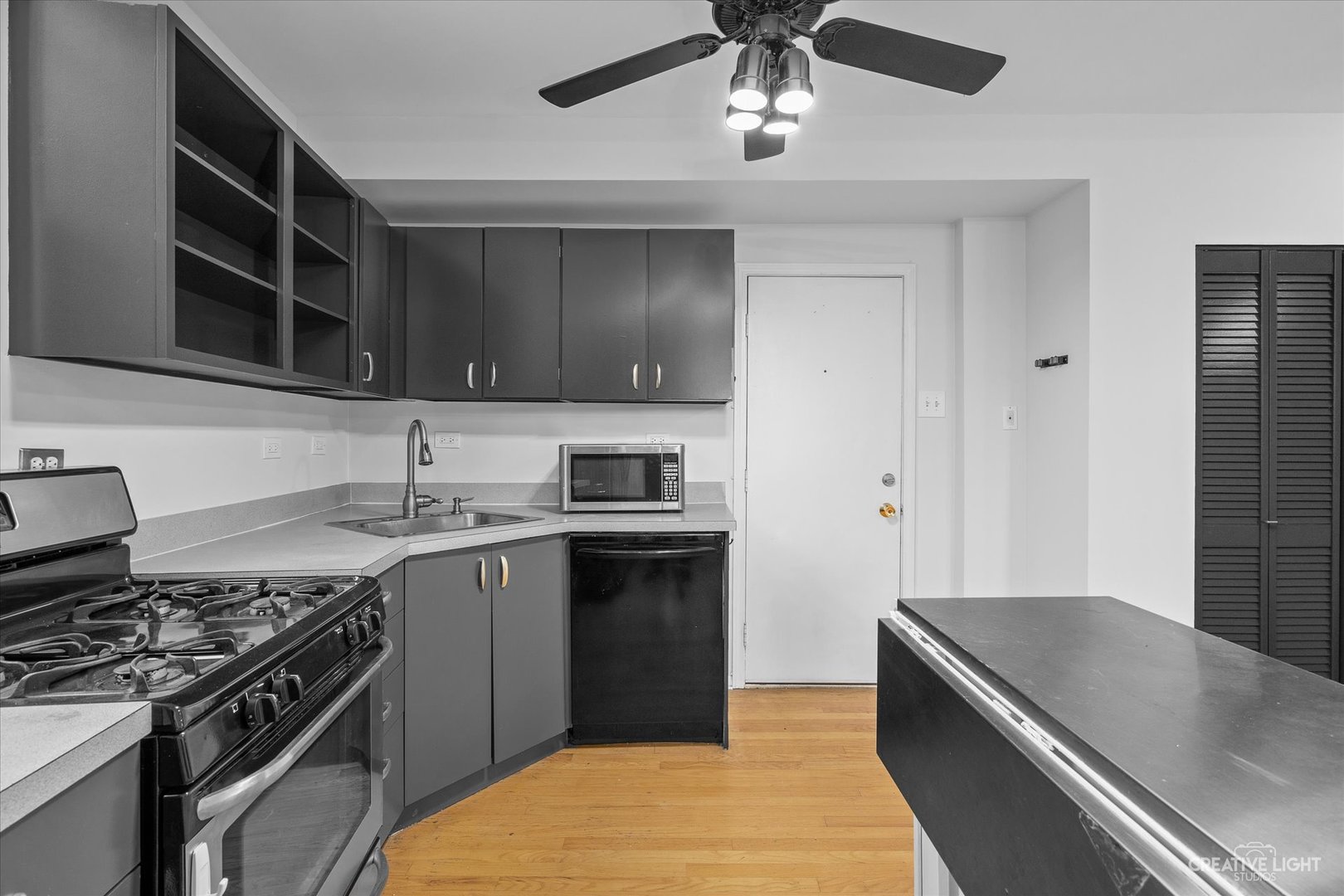 1410 W Sunnyside Avenue Unit: G