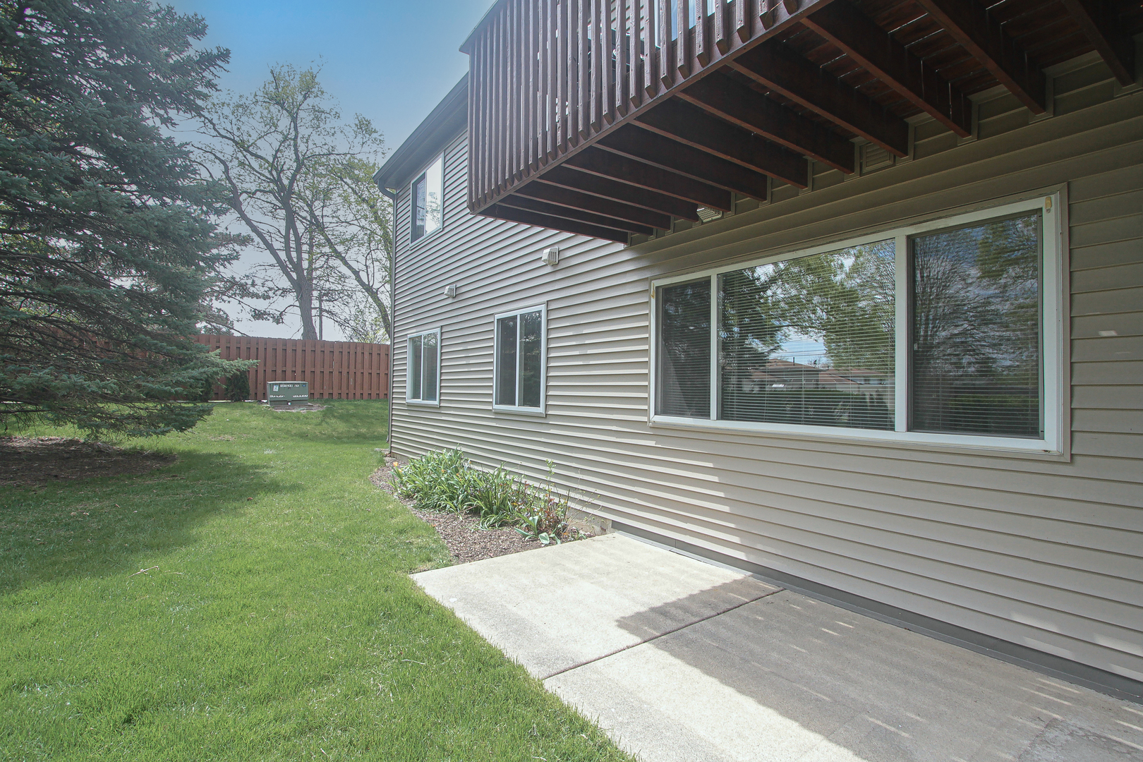 791 E WHISPERING OAKS Drive