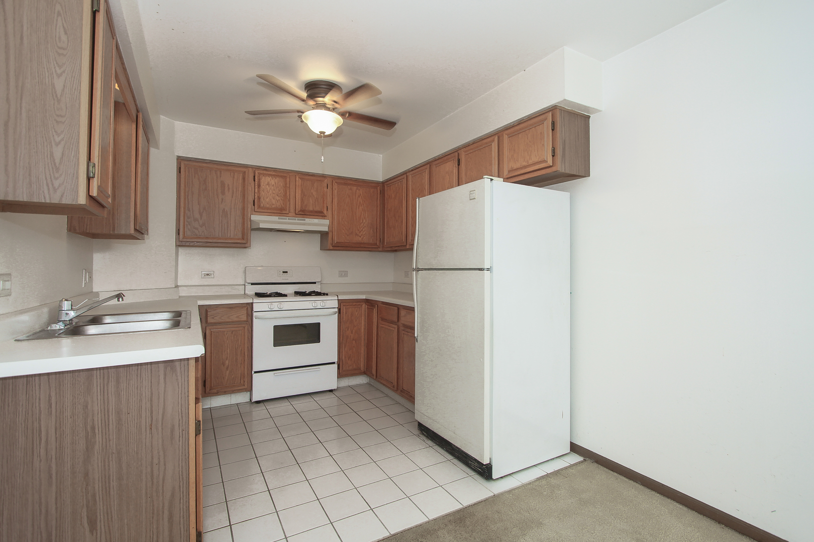 791 E WHISPERING OAKS Drive