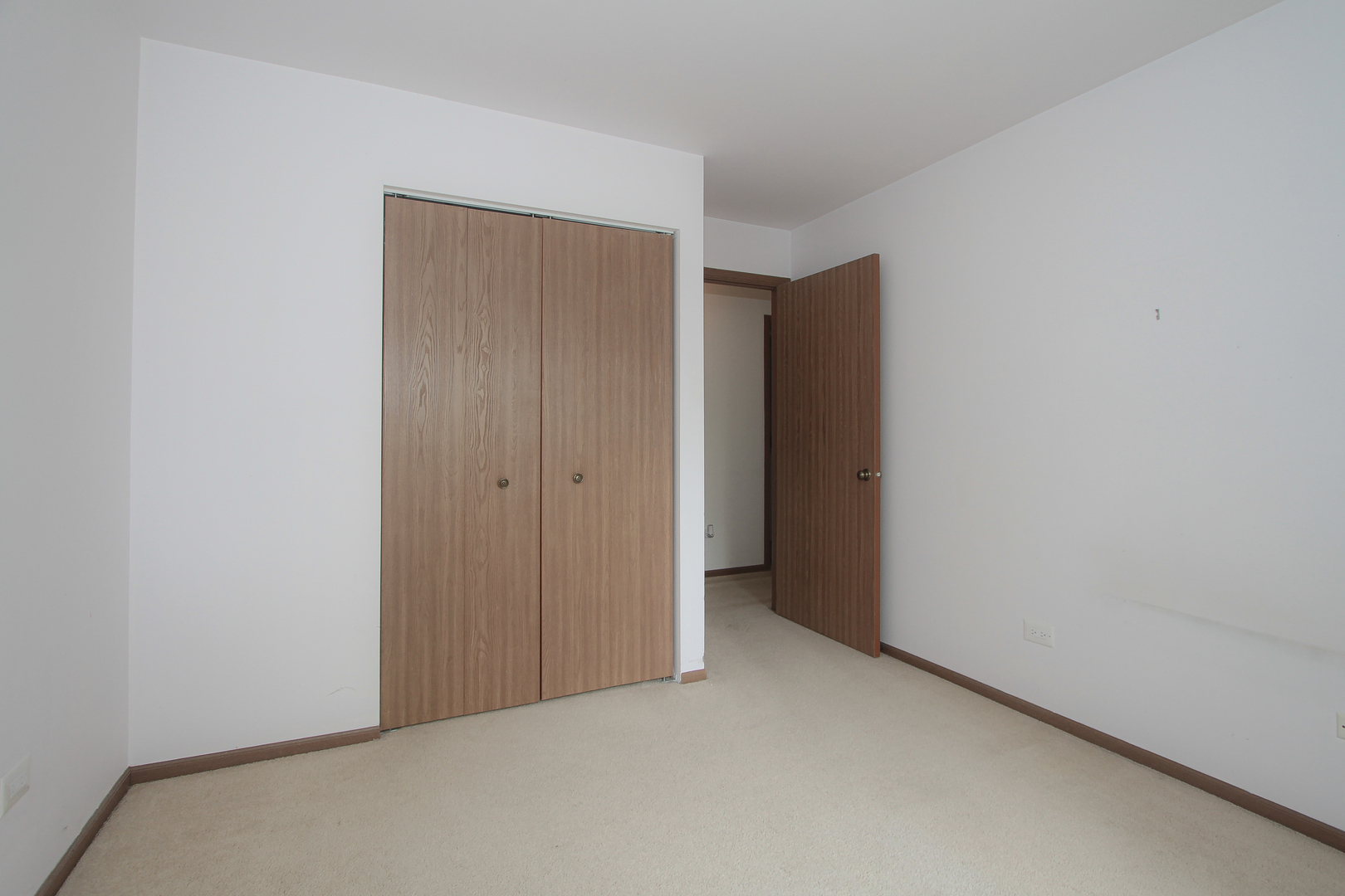 791 E WHISPERING OAKS Drive