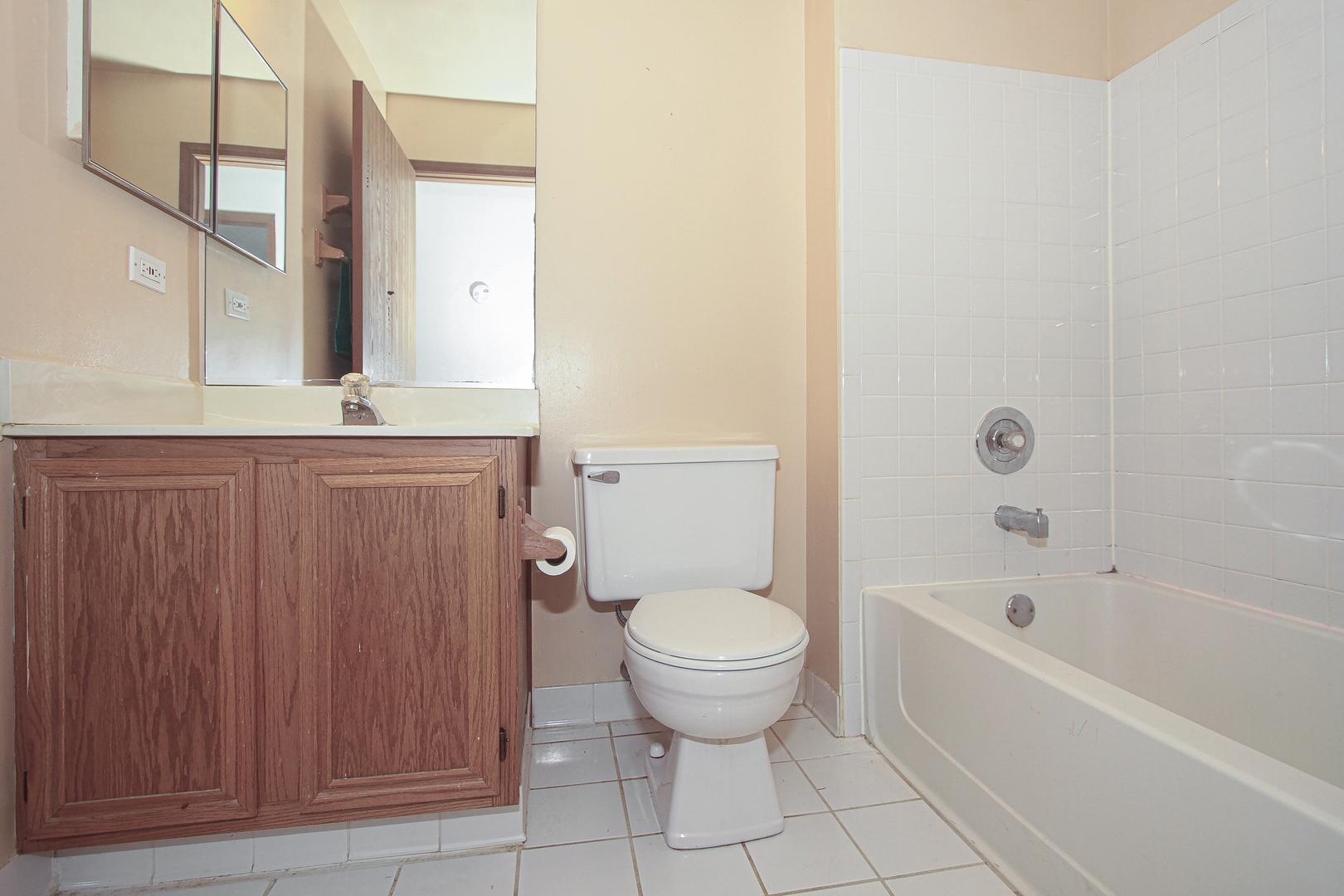 791 E WHISPERING OAKS Drive