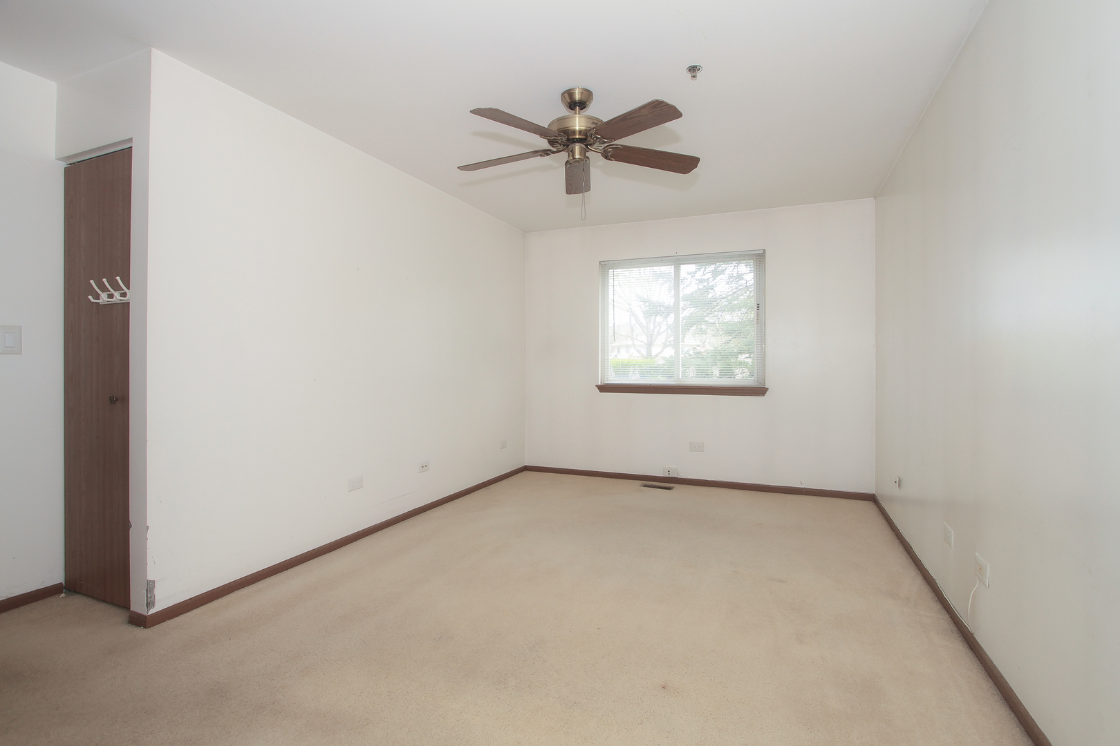 791 E WHISPERING OAKS Drive