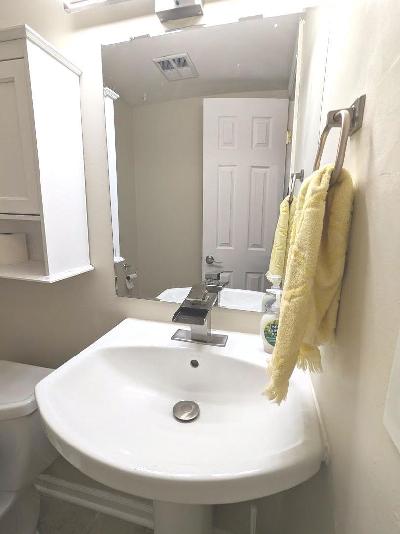 1313 Kingsbury Drive