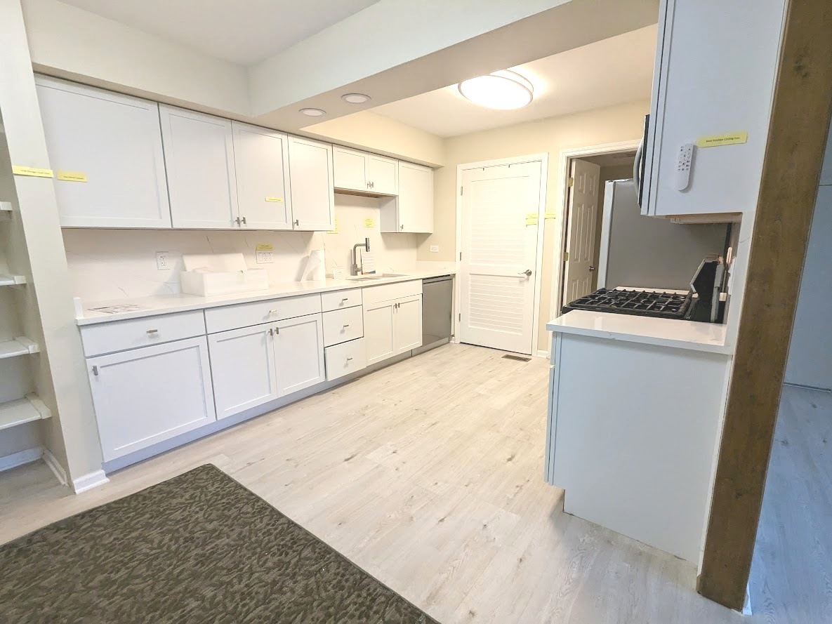 1313 Kingsbury Drive