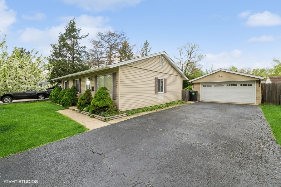 18 E Briarwood Drive