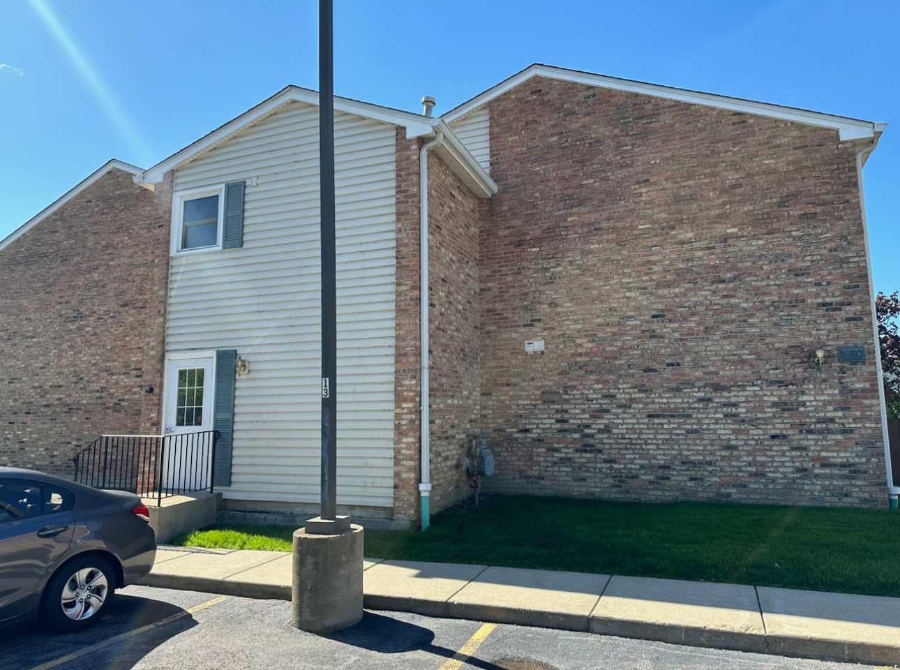 1950 Kenilworth Circle Unit: A