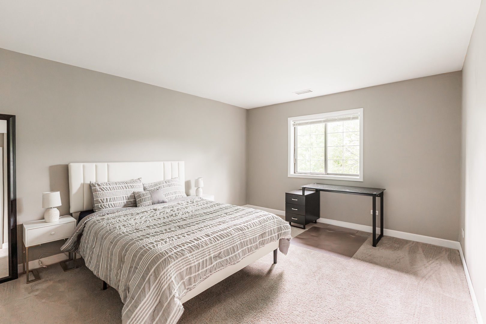 5806 Wolf Road Unit: B4