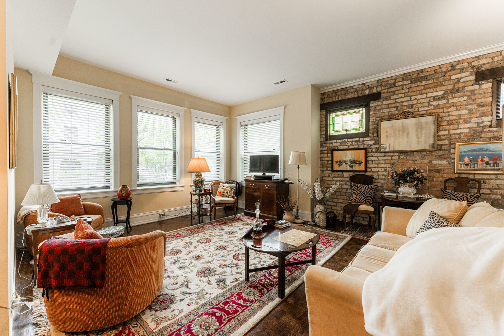 454 W Wrightwood Avenue Unit: 2A