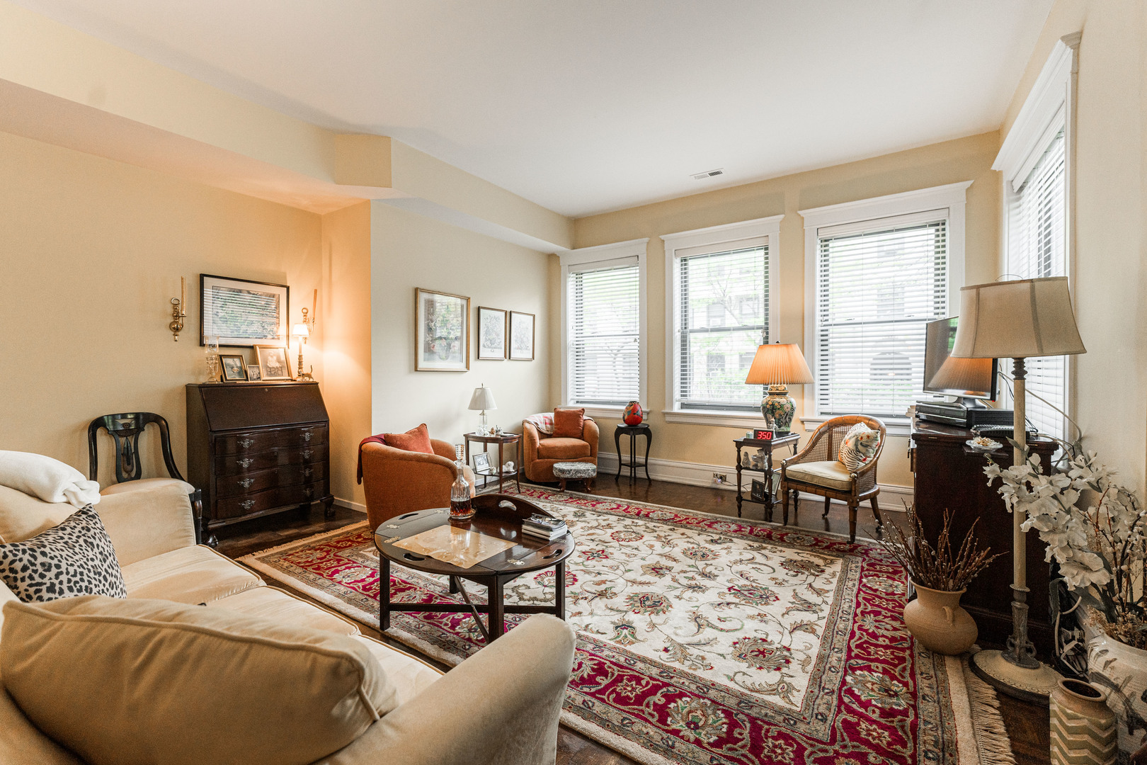 454 W Wrightwood Avenue Unit: 2A