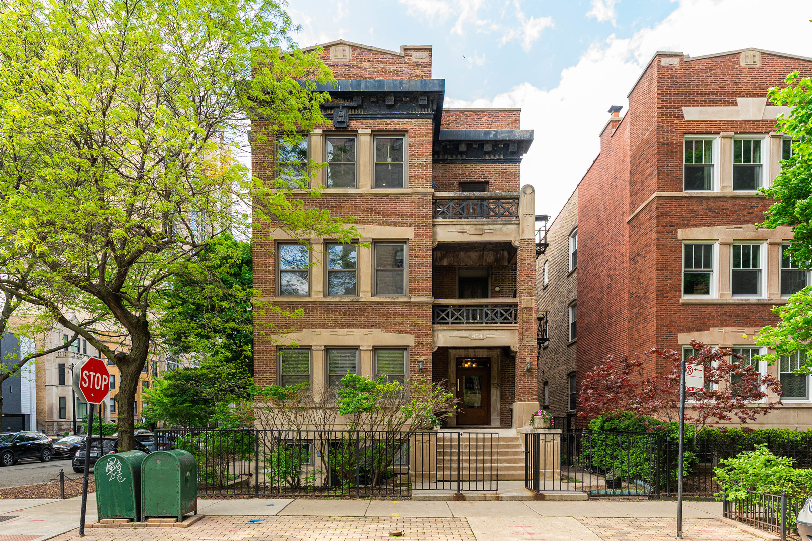 454 W Wrightwood Avenue Unit: 2A