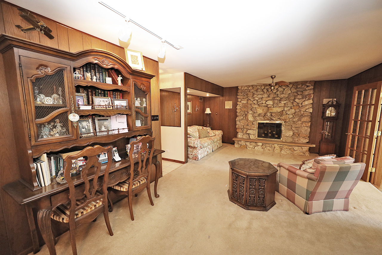 233 S Arlington Heights Road