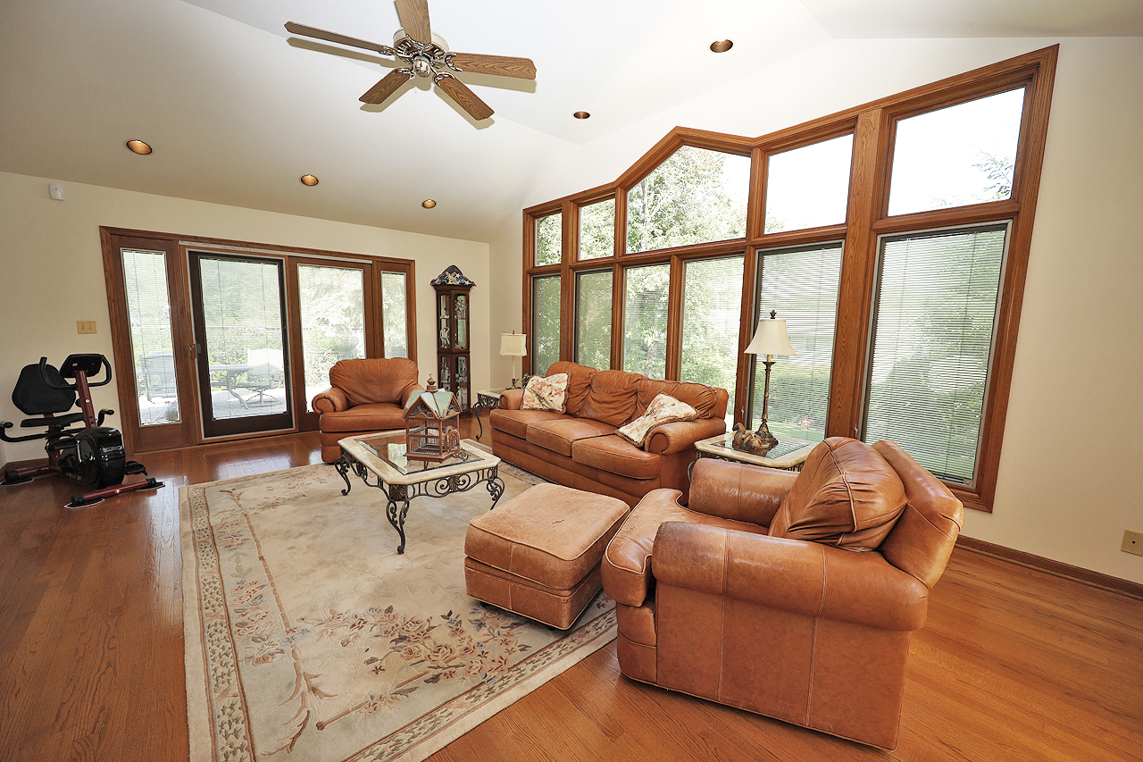 233 S Arlington Heights Road