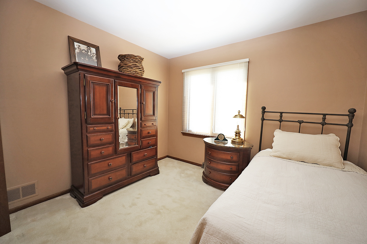 233 S Arlington Heights Road