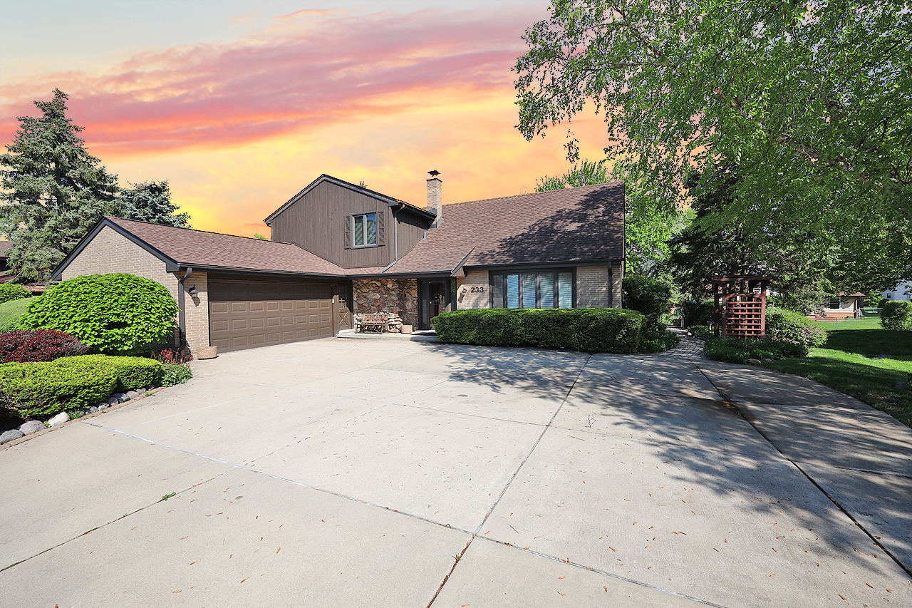 233 S Arlington Heights Road