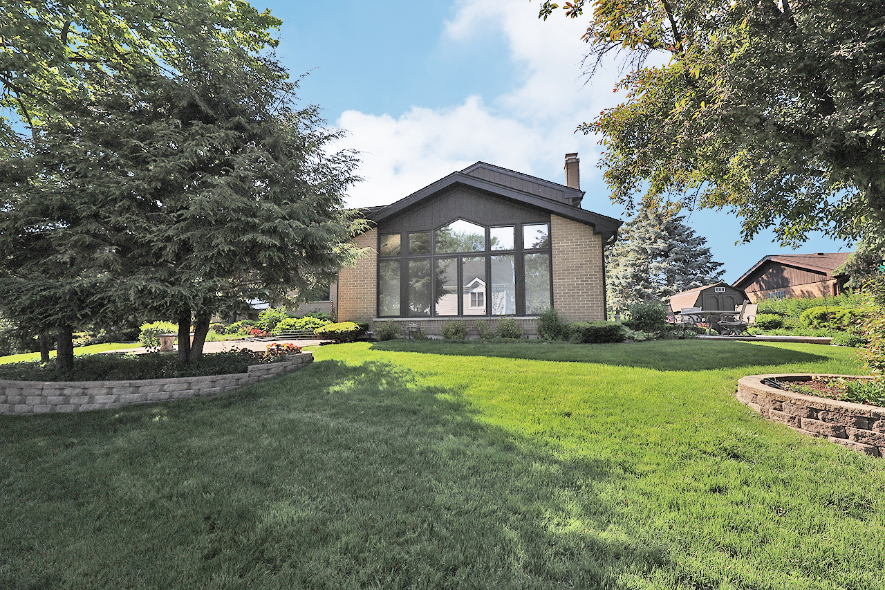 233 S Arlington Heights Road