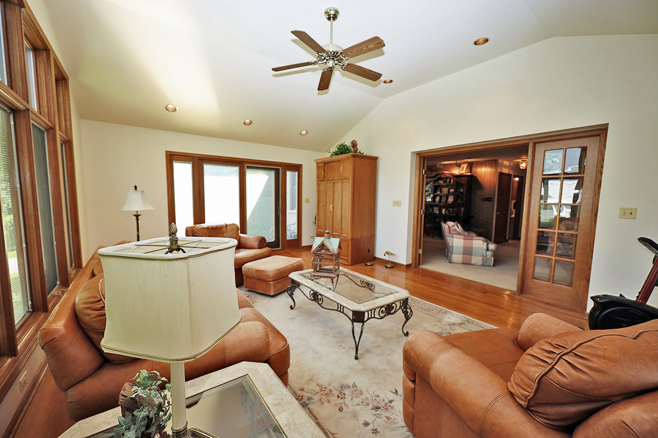 233 S Arlington Heights Road