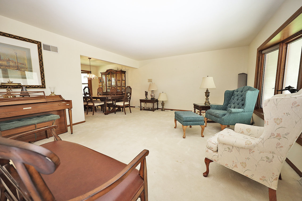 233 S Arlington Heights Road