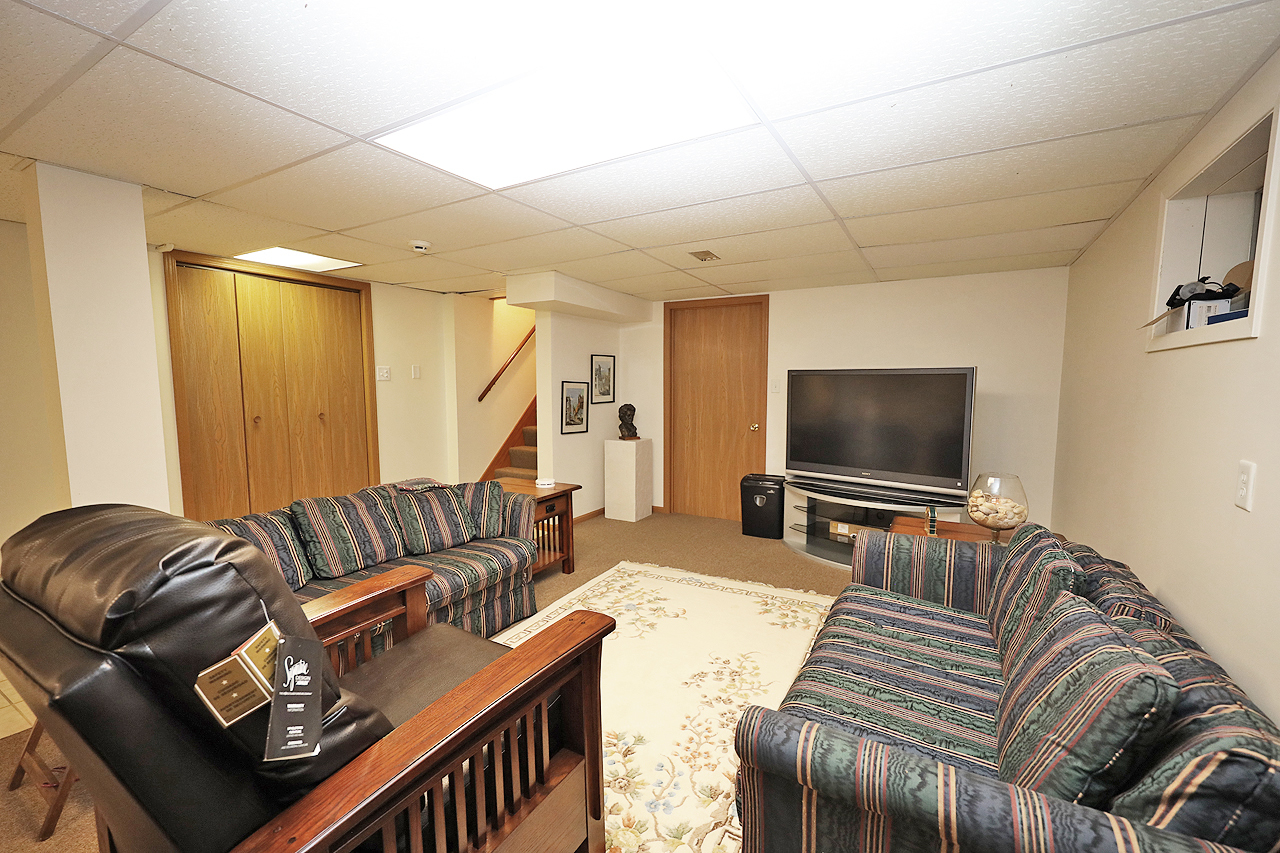 233 S Arlington Heights Road