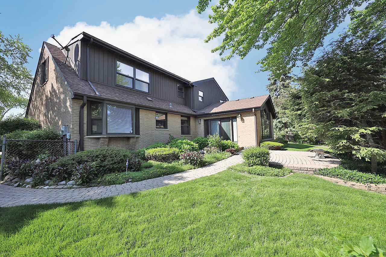 233 S Arlington Heights Road