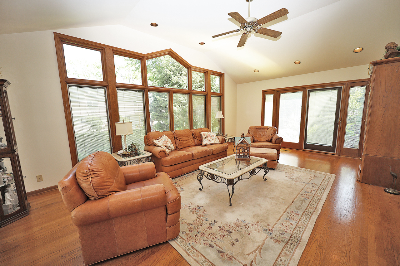 233 S Arlington Heights Road