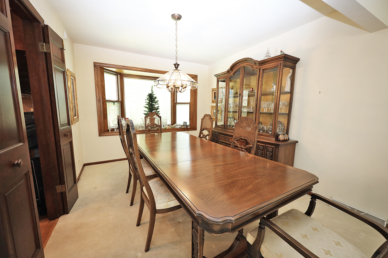 233 S Arlington Heights Road