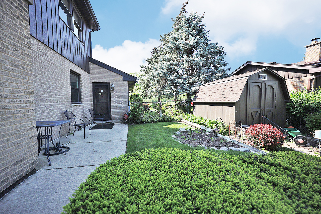 233 S Arlington Heights Road