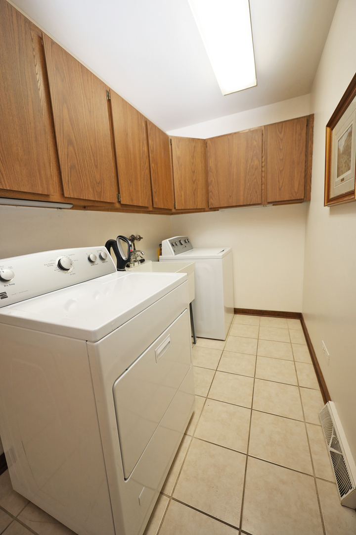 233 S Arlington Heights Road