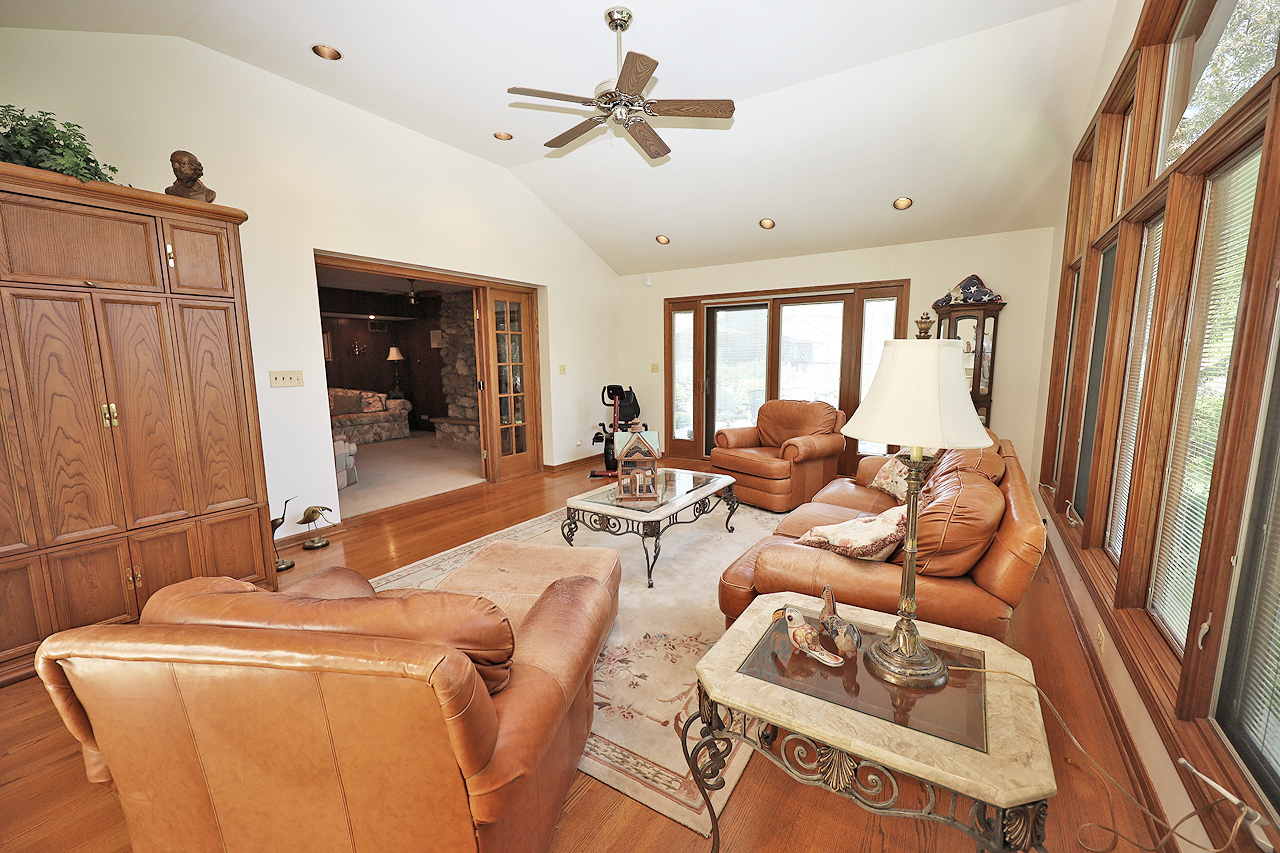 233 S Arlington Heights Road