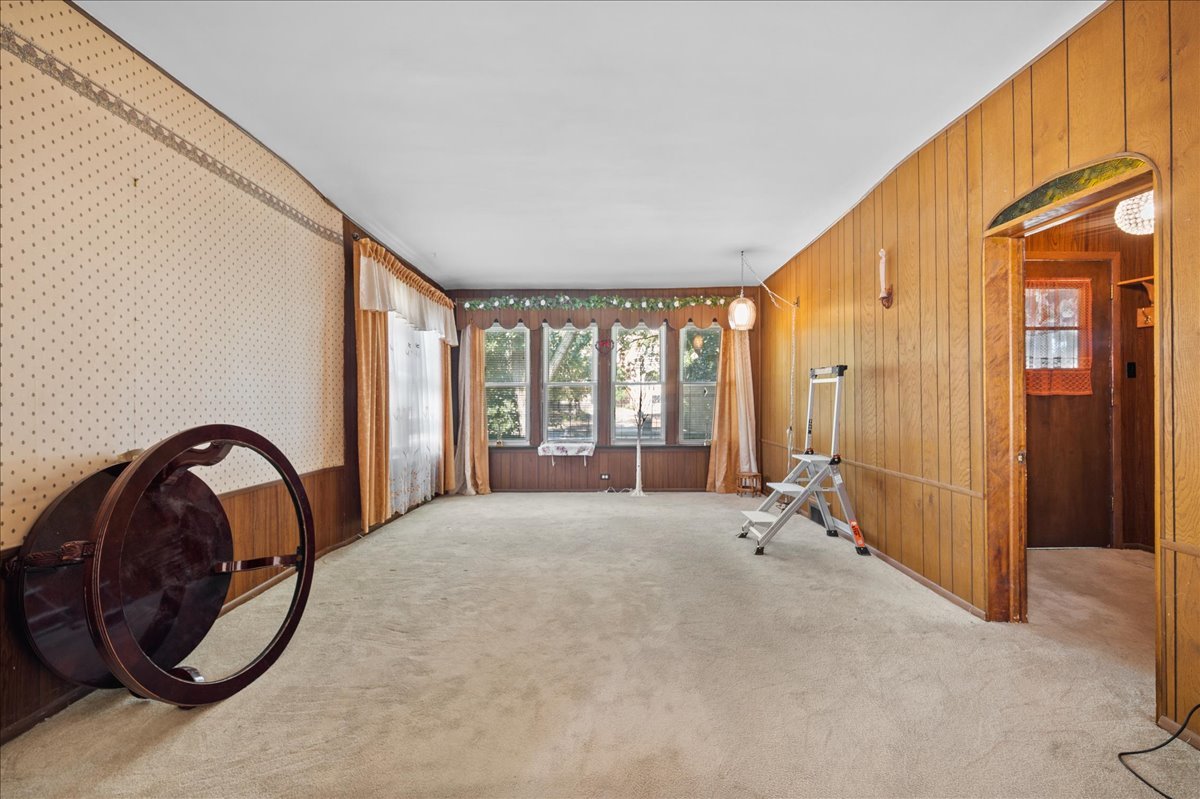 4333 N Melvina Avenue