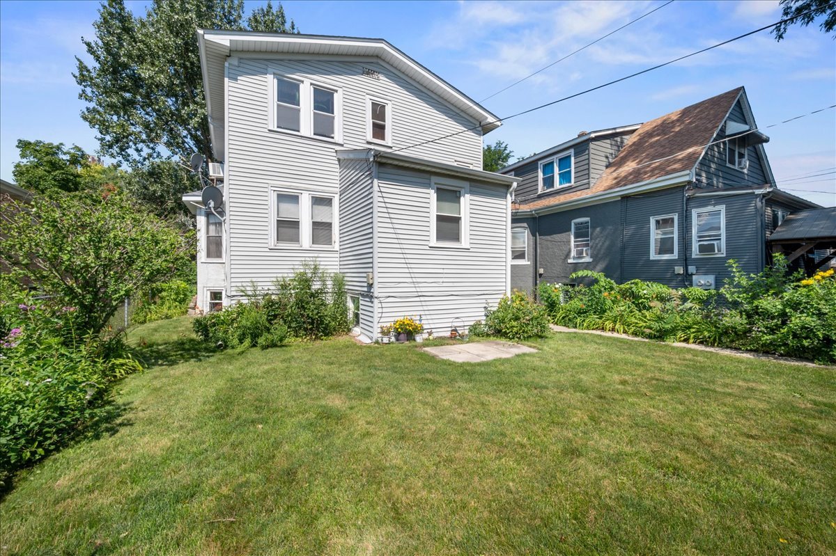 4333 N Melvina Avenue