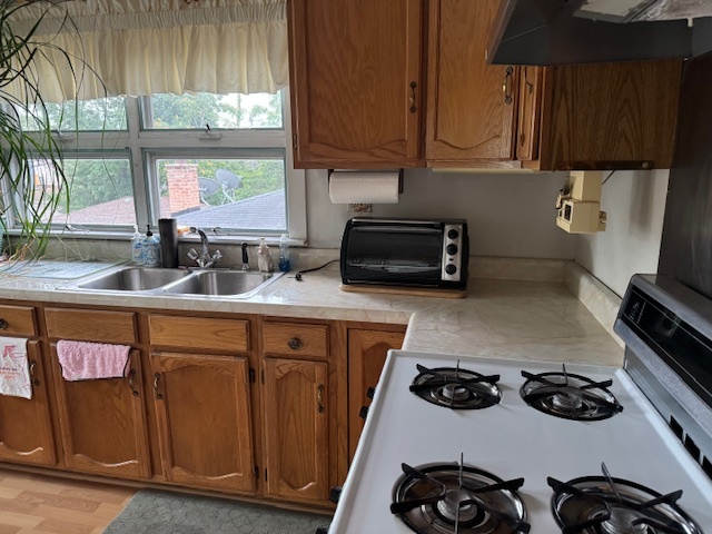 4333 N Melvina Avenue