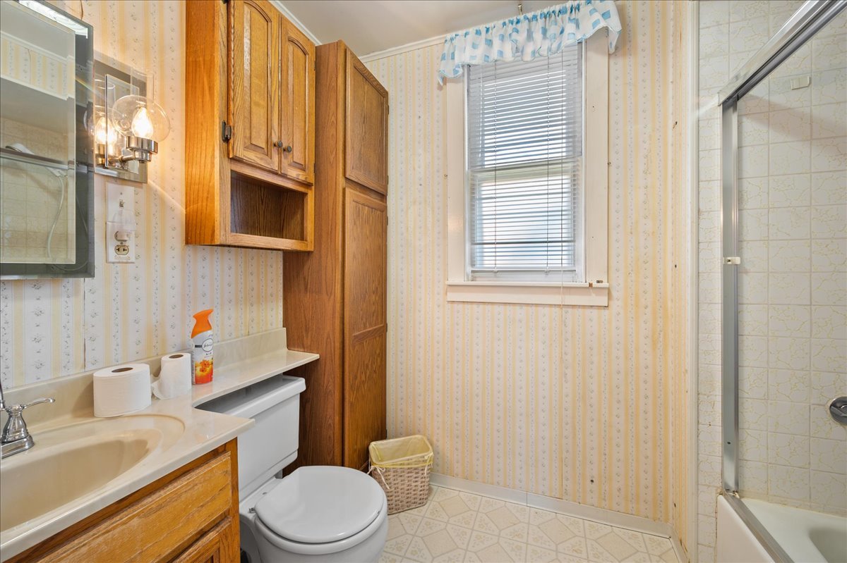 4333 N Melvina Avenue