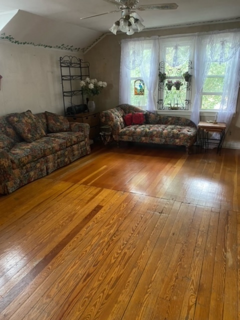 4333 N Melvina Avenue