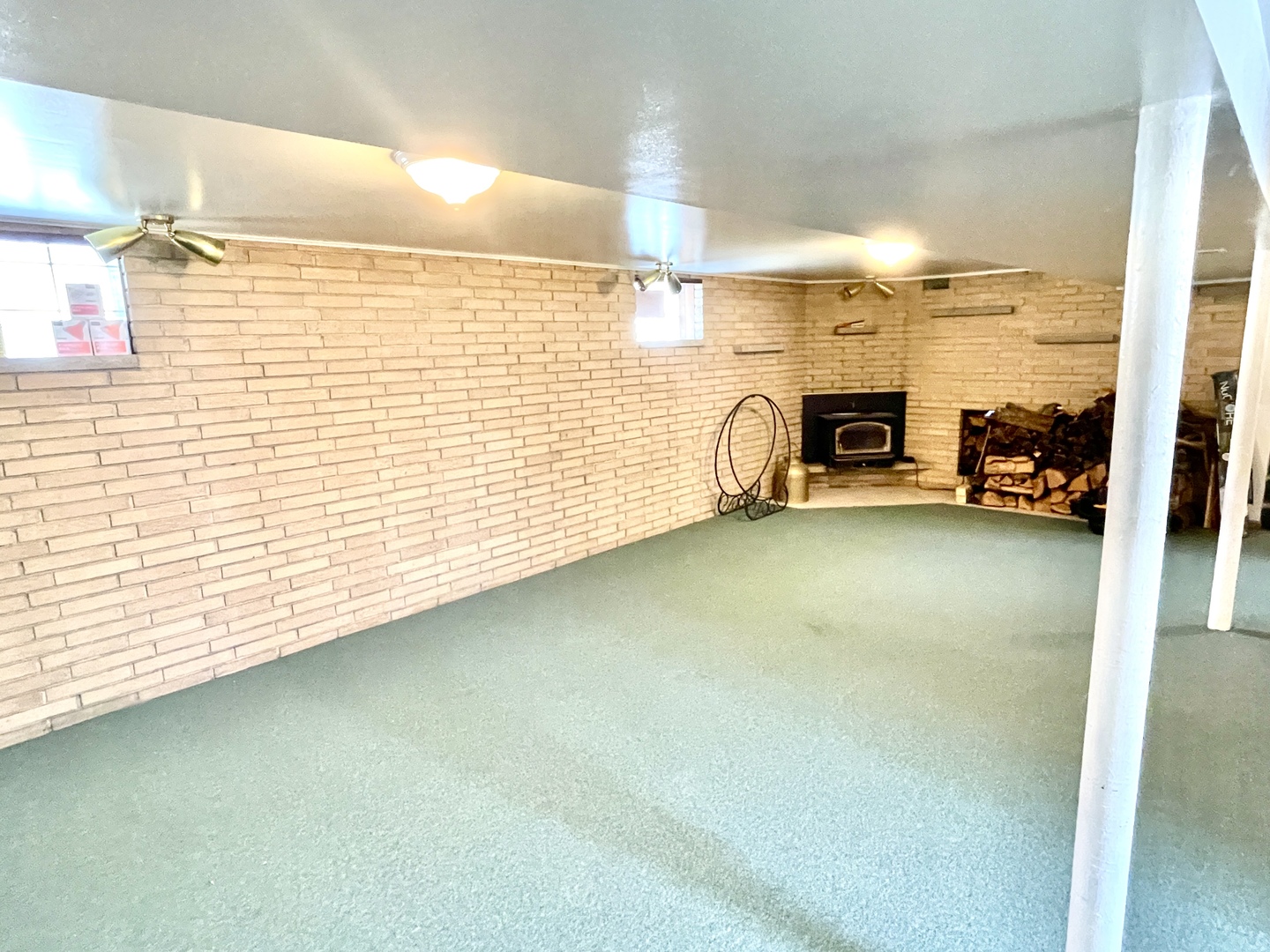 781 N Van Auken Street