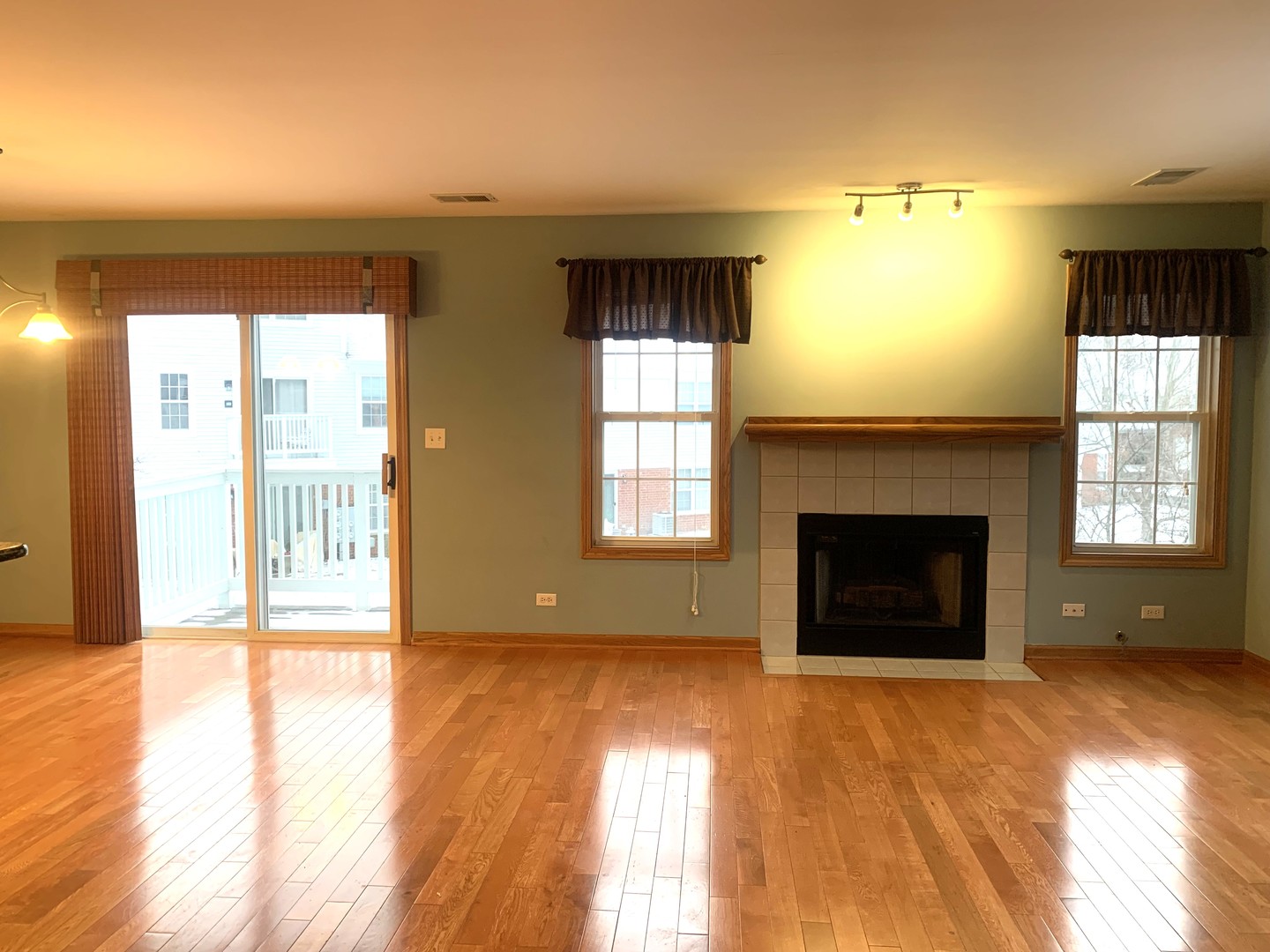 240 MANSFIELD Way