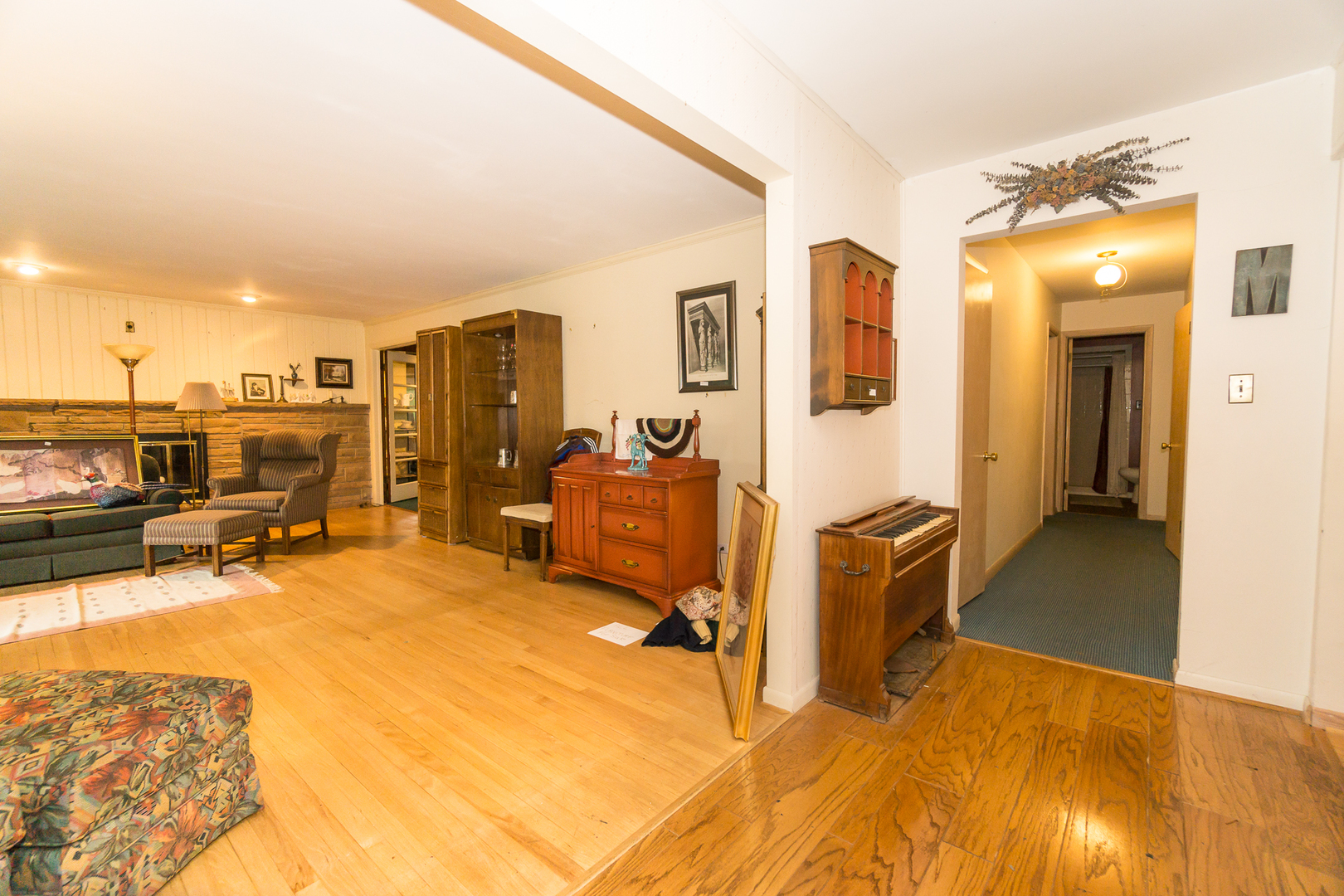 22W320 Lawrence Avenue