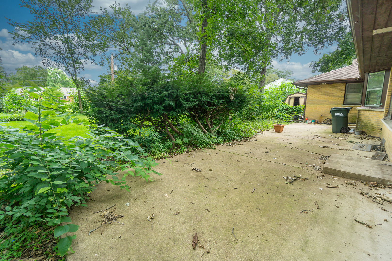 22W320 Lawrence Avenue