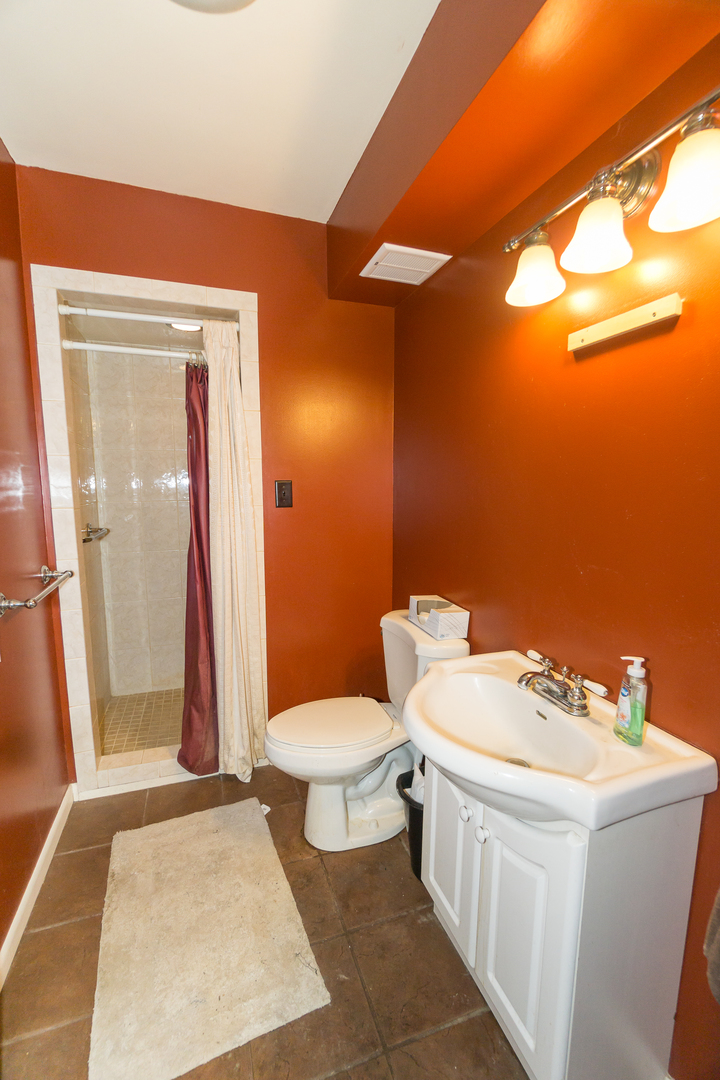 22W320 Lawrence Avenue