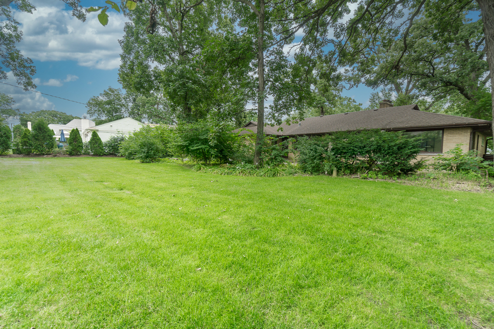 22W320 Lawrence Avenue