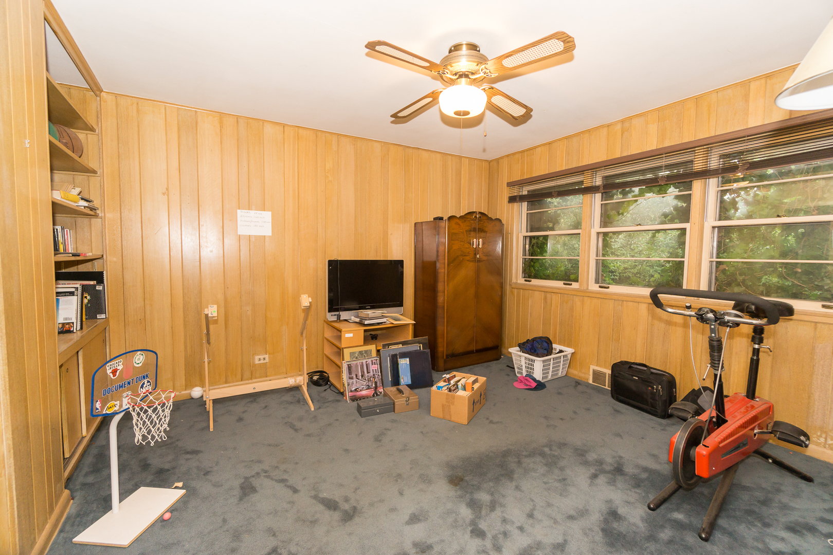 22W320 Lawrence Avenue