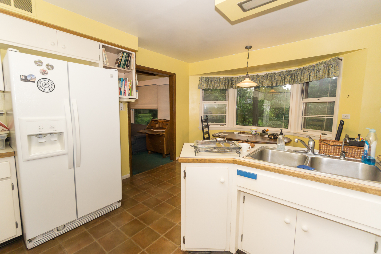 22W320 Lawrence Avenue