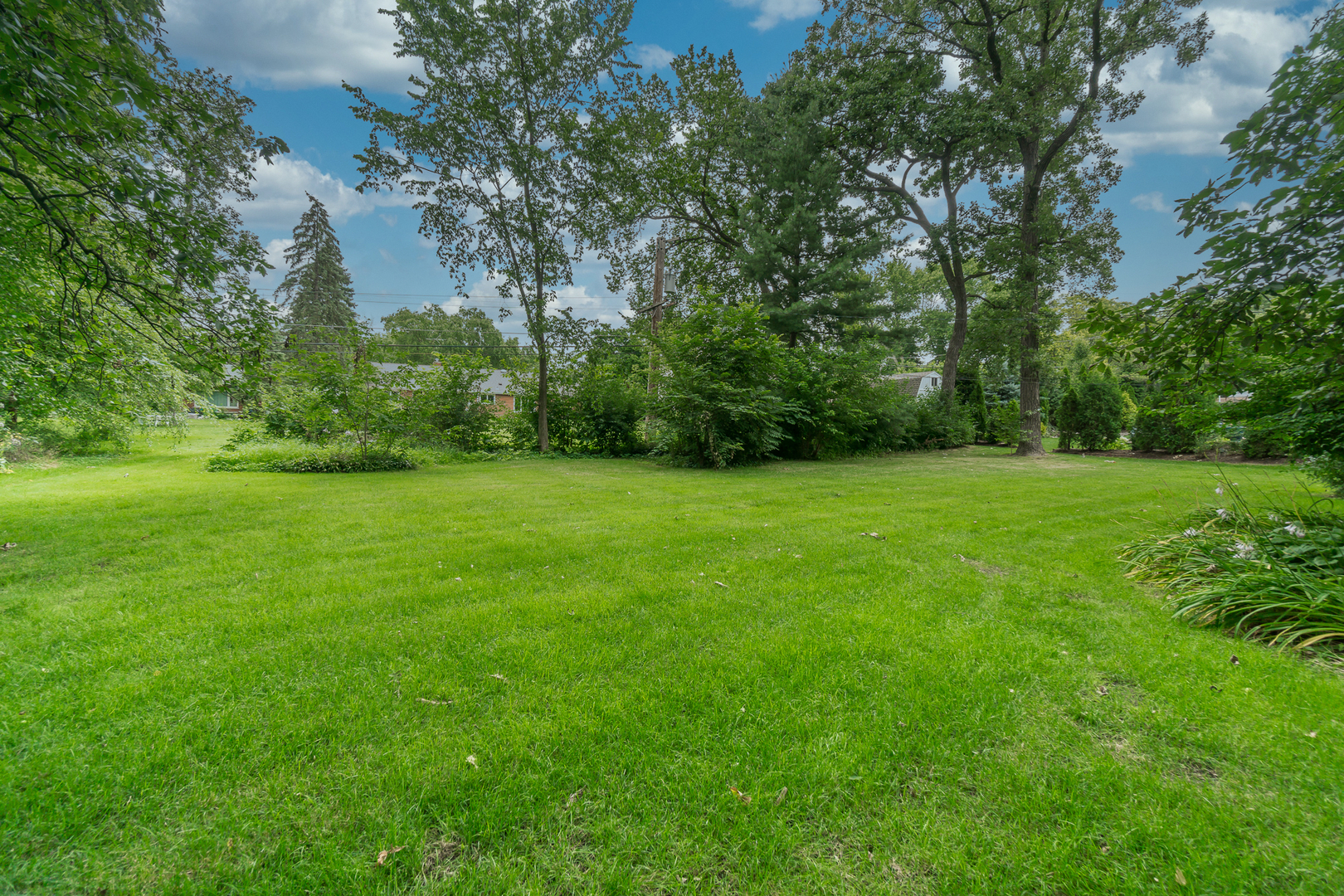 22W320 Lawrence Avenue