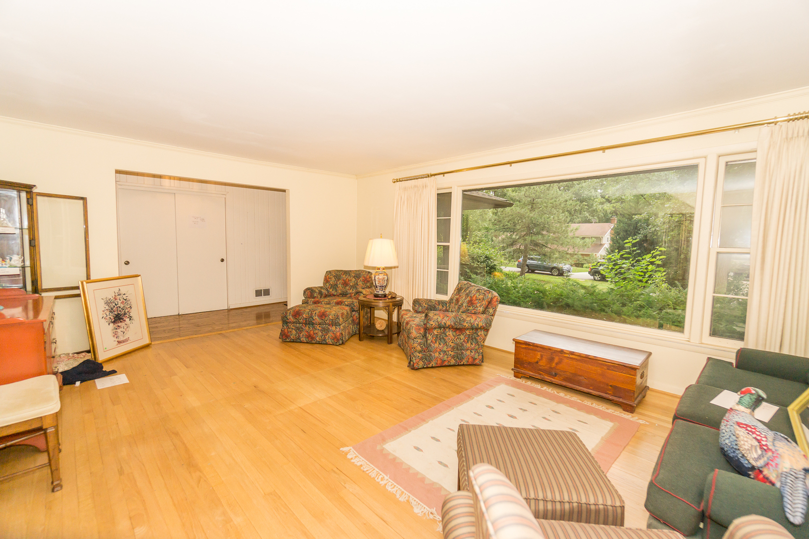 22W320 Lawrence Avenue