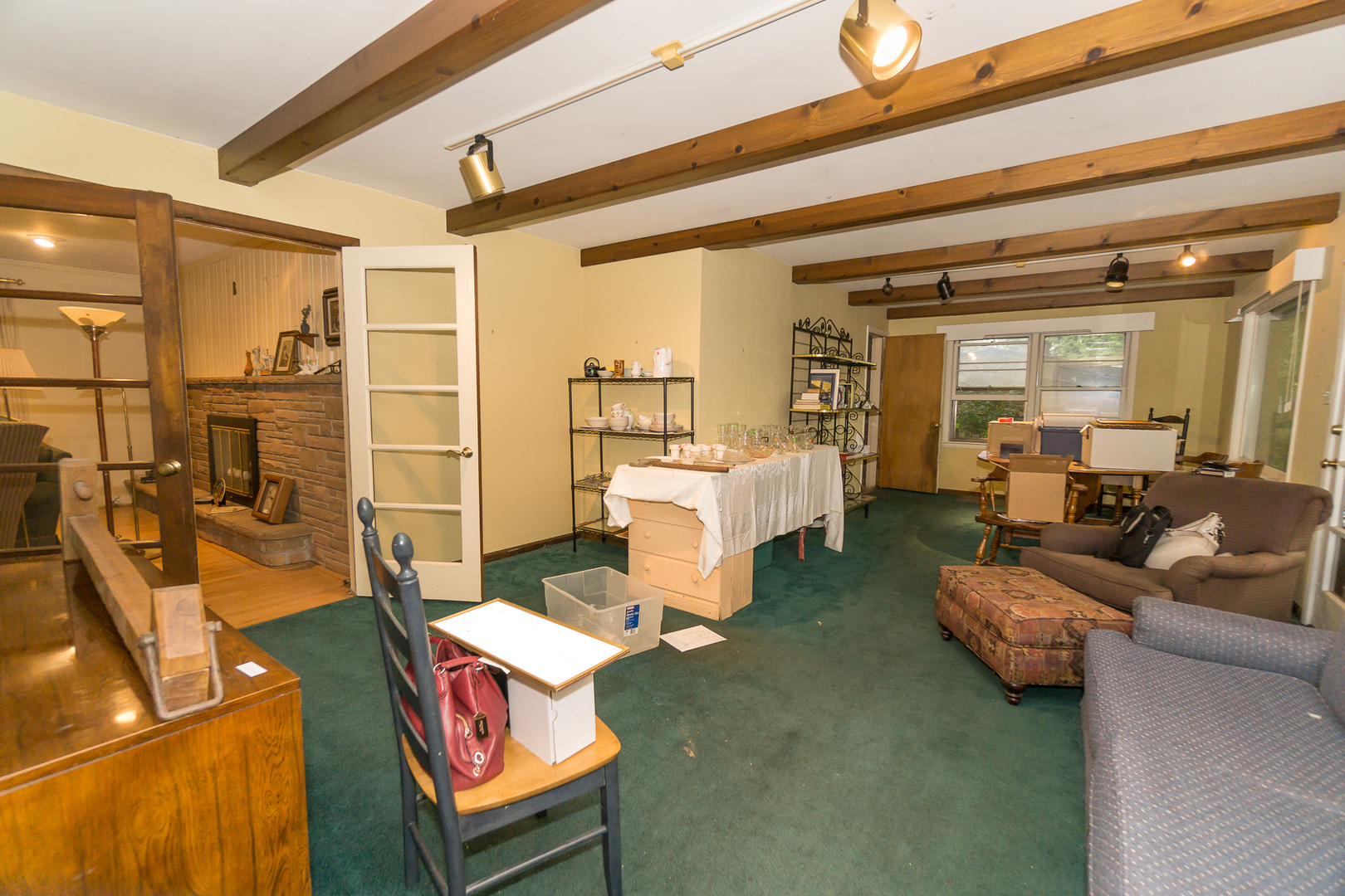 22W320 Lawrence Avenue