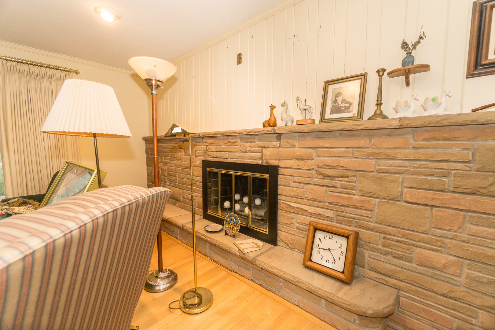 22W320 Lawrence Avenue