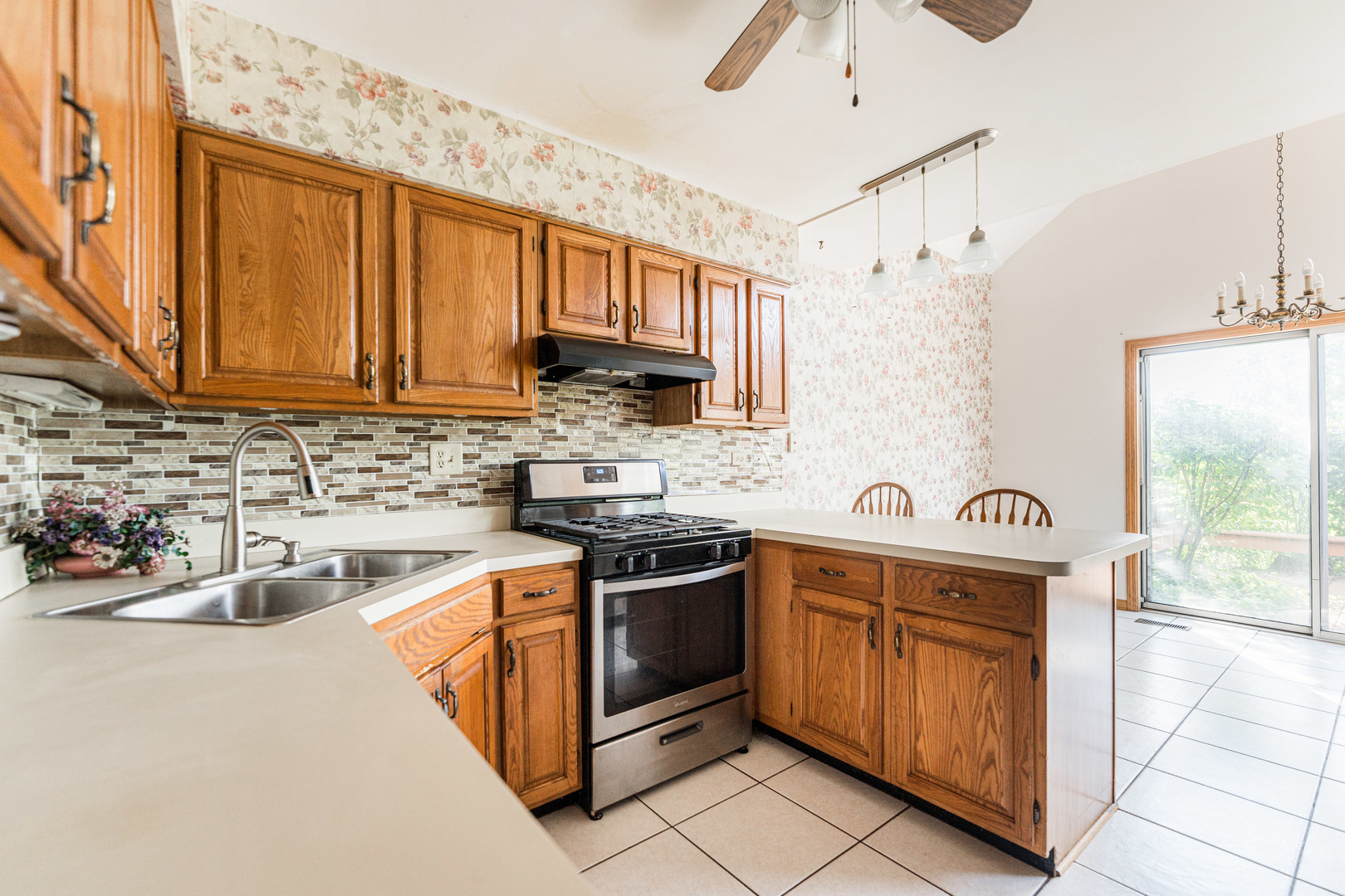 27W408 Melrose Lane Unit: 2704